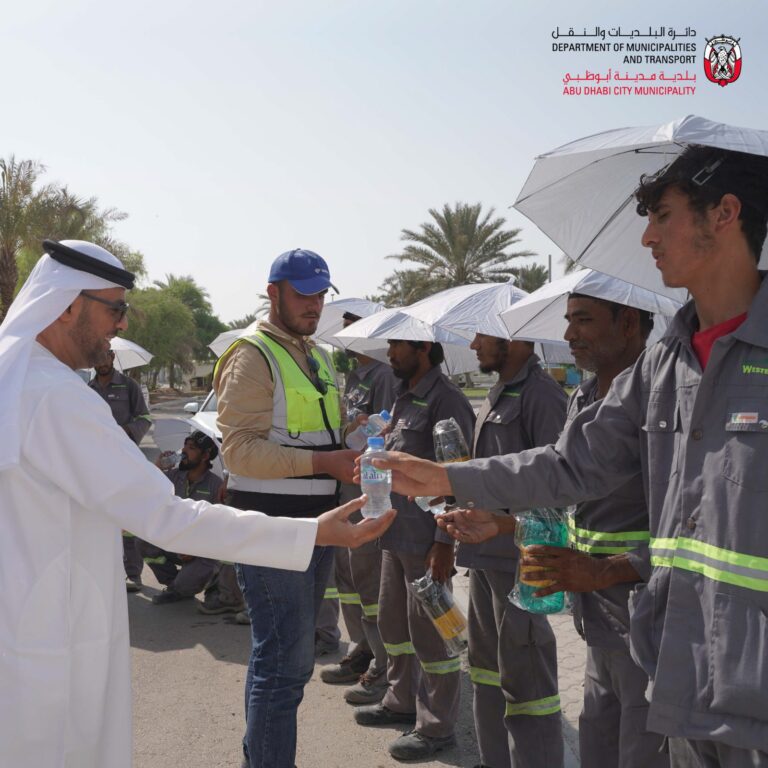 കൊടുചൂടില്‍ തൊഴിലാളികള്‍ക്ക് ആശ്വാസമായി അബുദബി മുനിസിപ്പാലിറ്റി