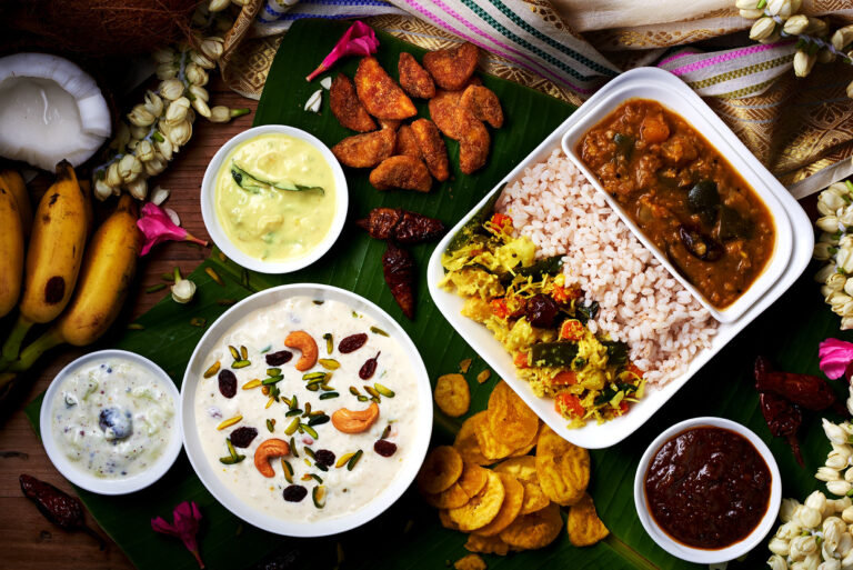 ആകാശത്ത് ഓണസദ്യ: എമിറേറ്റ്‌സ് സര്‍പ്രൈസ് ഒരുക്കുന്നു