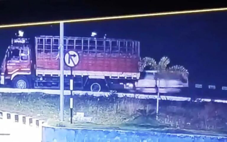 വാഹനാപകടത്തിൽ പിഞ്ചു കുഞ്ഞടക്കം ഒരു കുടുംബത്തിലെ ആറ് പേർക്ക് ദാരുണാന്ത്യം