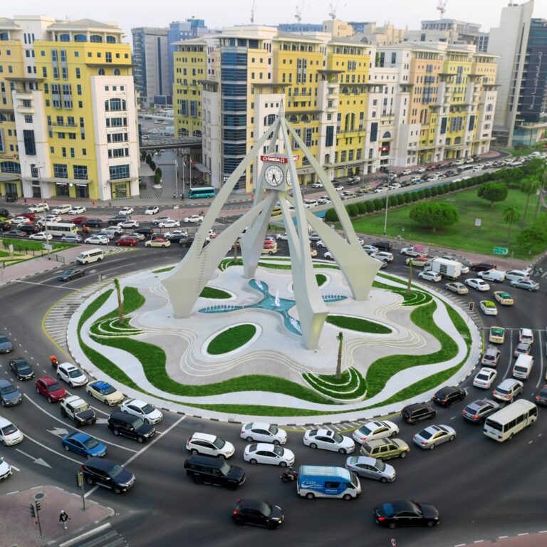 ക്ലോക്ക് ടവറിന് പുതിയ മുഖം: ദുബൈ ക്ലോക്ക് ടവര്‍ നവീകരിച്ചു: