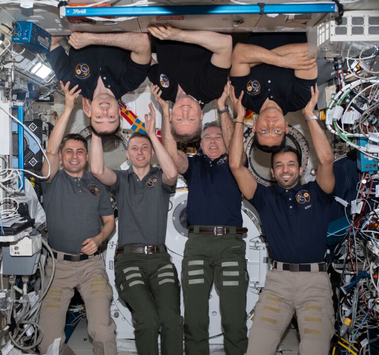 നെയാദി നാളെ മടങ്ങില്ല: മടക്കയാത്ര മാറ്റിയെന്ന് നാസ