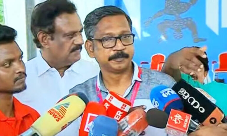‘ഇത് വരിക്കാശ്ശേരി, മനയല്ല ചലച്ചിത്ര അക്കാദമിയാണ്’: രഞ്ജിത്തിനെതിരെ പ്രതിഷേധവുമായി അക്കാദമി അംഗങ്ങൾ