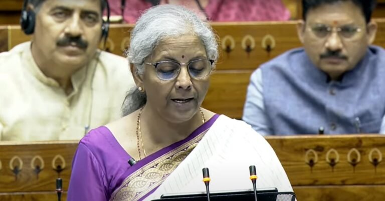 ആദായനികുതിഘടനയില്‍ പരിഷ്‌കാരം:സ്വര്‍ണ്ണത്തിനും മൊബൈല്‍ ഫോണും വില കുറയും