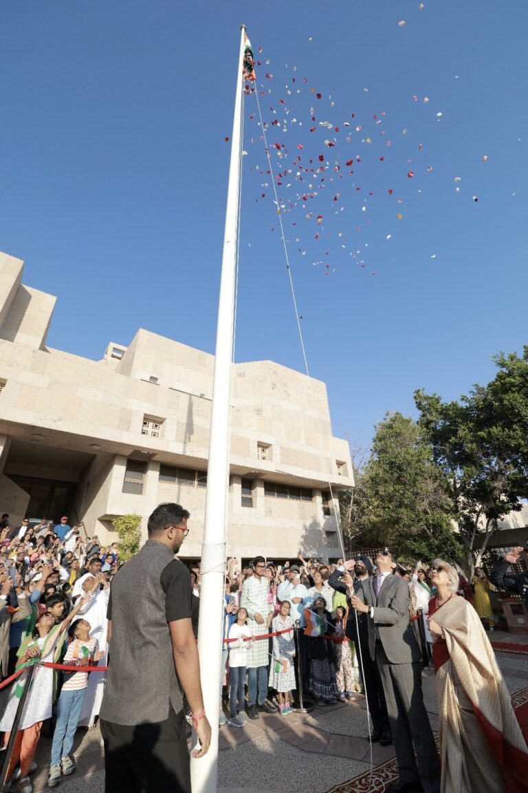 റിപബ്ലിക് ദിനം ആഘോഷിച്ച് ഗള്‍ഫിലെ ഇന്ത്യന്‍ സമൂഹം