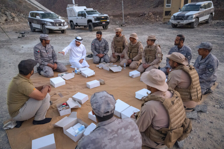 യുഎഇയുടെ അതിര്‍ത്തികാക്കുന്നവര്‍ക്ക് ഒപ്പം നോമ്പ് തുറന്ന് ഷെയ്ഖ്ഹംദാന്‍