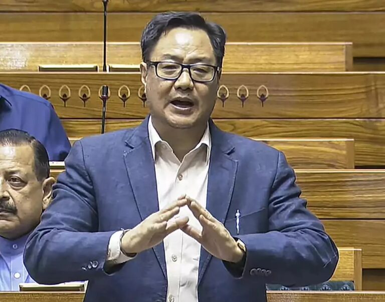 വഖഫ് ഭേദഗതി ബില്‍ ലോക്‌സഭയില്‍ അവതരിപ്പിച്ച് എന്‍ഡിഎ സര്‍ക്കാര്‍