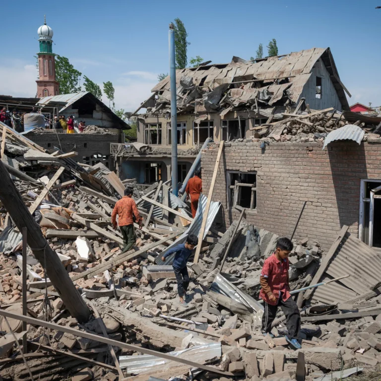 ഭീകരരുടെ വീടുകള്‍ തകര്‍ത്ത് ഇന്ത്യ സുരക്ഷാ സേന