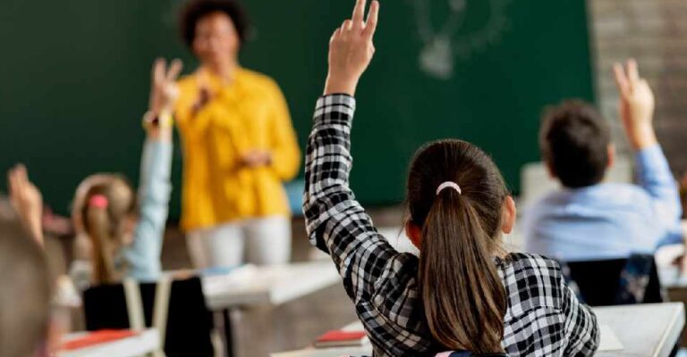 ദുബൈയില്‍ പഠന ചിലവേറുന്നു: ഫീസ് വര്‍ദ്ധിപ്പിക്കാന്‍ സ്വകാര്യ സ്‌കൂളുകള്‍ക്ക് അനുമതി