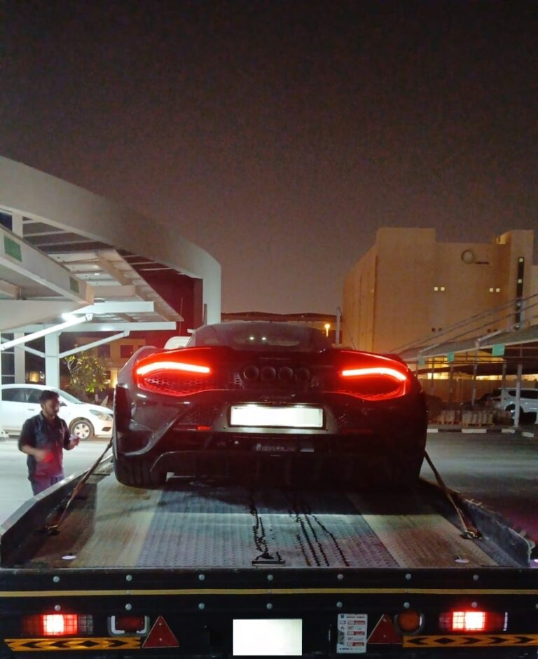 റീല്‍സിനായി കാറില്‍ അഭ്യാസപ്രകടനം:ദുബൈ പൊലീസ് പിഴയിട്ടത് 50000 ദിര്‍ഹം