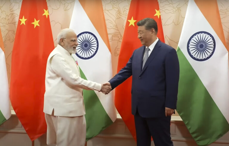 ഇന്ത്യ-ചൈന:കൂടിക്കാഴ്ച നടത്തി മോദിയും ഷീ ചിന്‍പിങ്ങും