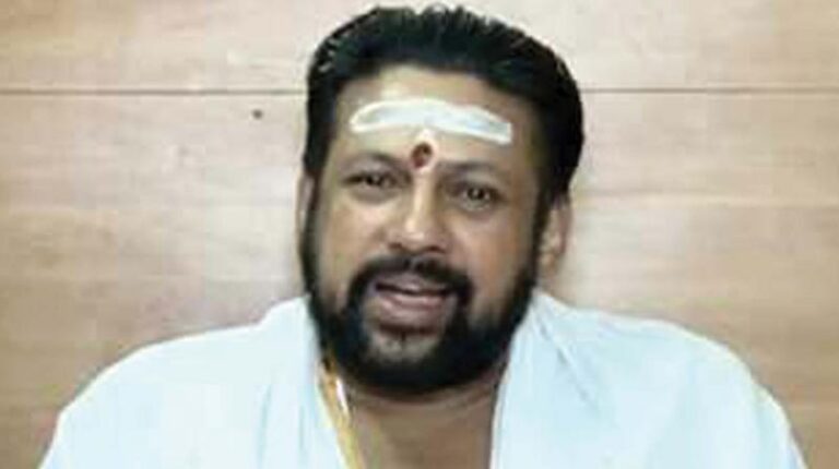 ദേഹാസ്വസ്ഥ്യം, തന്ത്രി കണ്ഠരര് രാജീവരര് ആശുപത്രിയില്‍